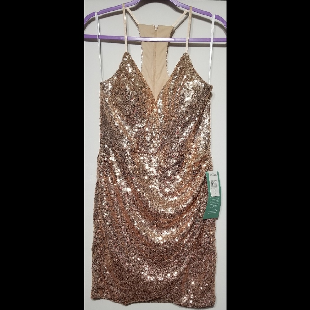B. Smart gold dress